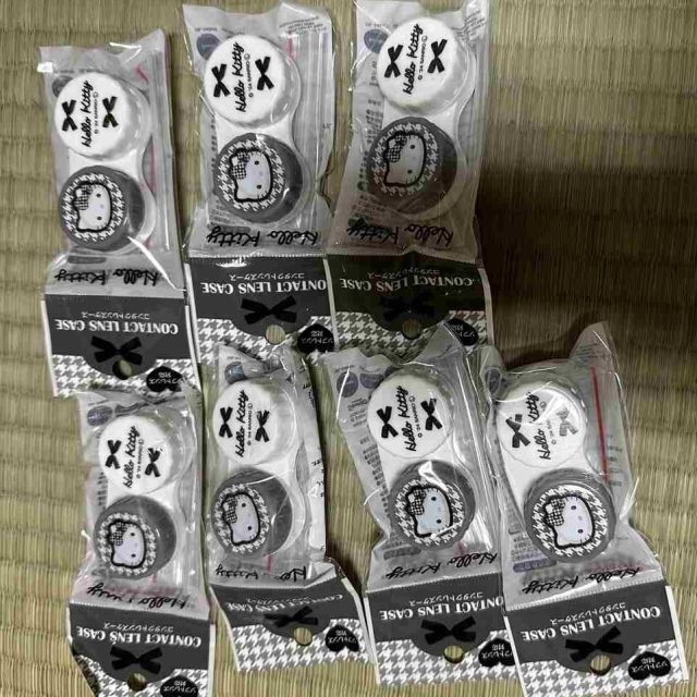 Hộp đựng kính áp tròng Sanrio