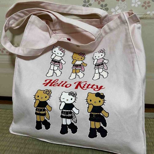 Túi tote vải có nút bấm Hello Kitty