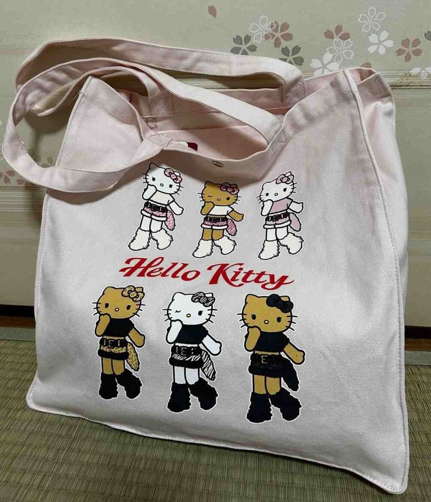 Túi tote vải có nút bấm Hello Kitty