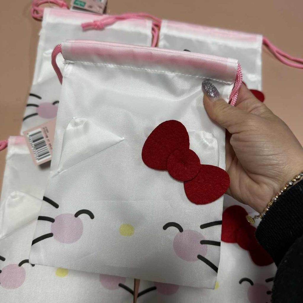Túi rút dây Hello Kitty dễ thương