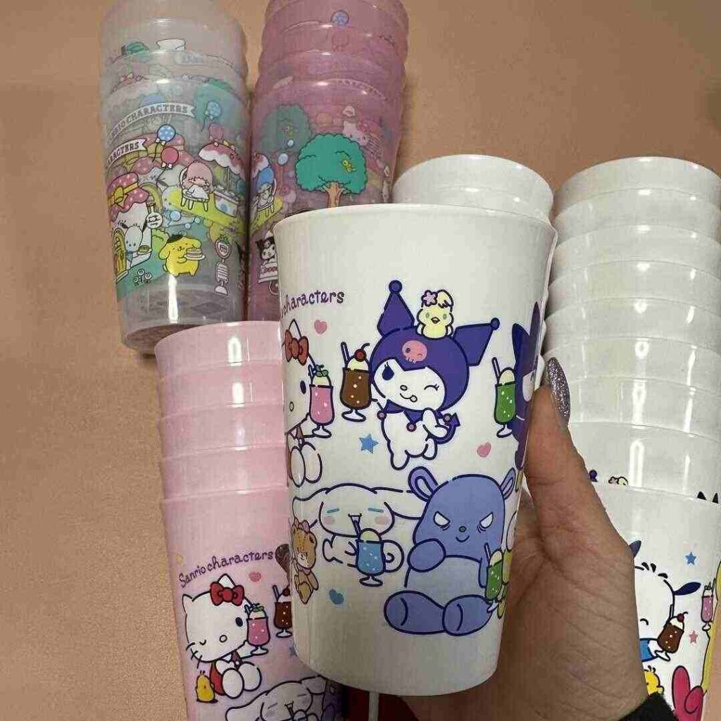Ly nhựa Sanrio siêu dễ thương