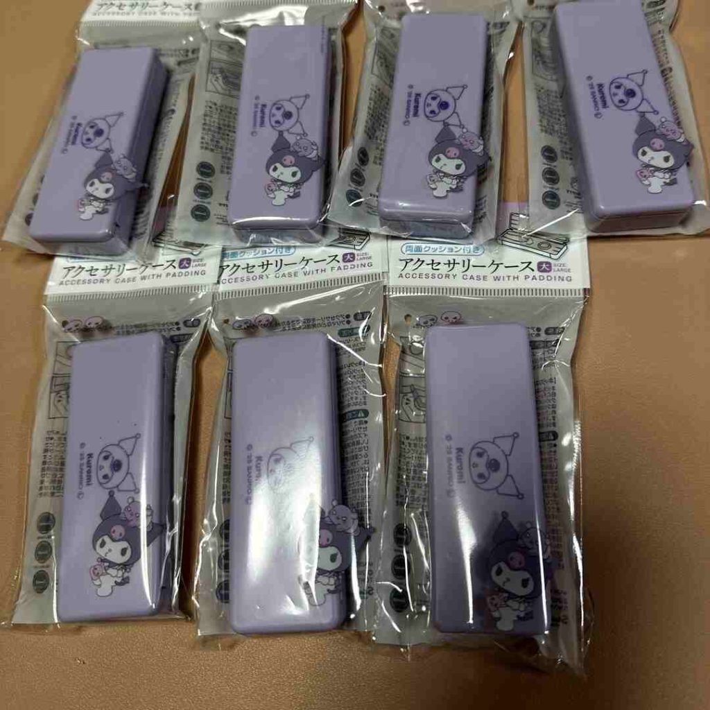 Hộp đựng phụ kiện Kuromi có đệm