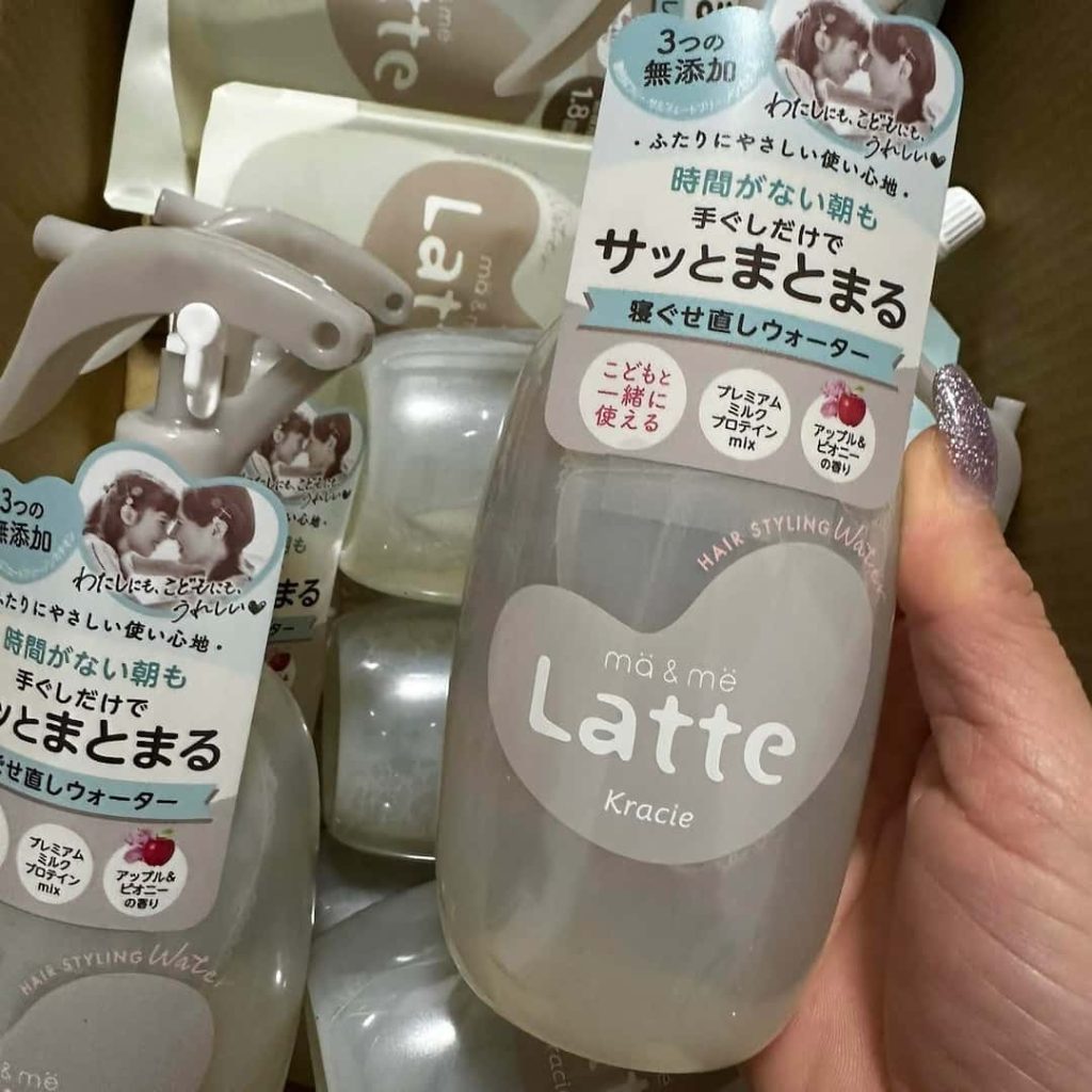 Xịt dưỡng tóc Kracie ma & mé Latte Hair Styling Water – Hàng Nhật chính hãng