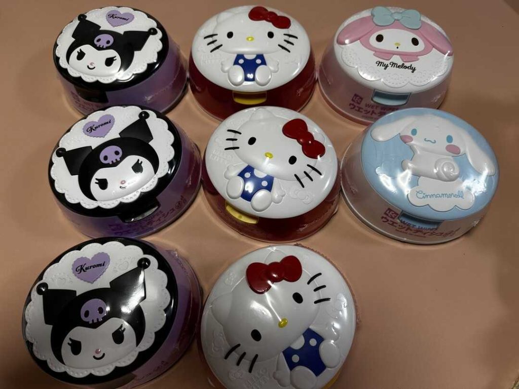 Hộp đựng khăn ướt  Sanrio